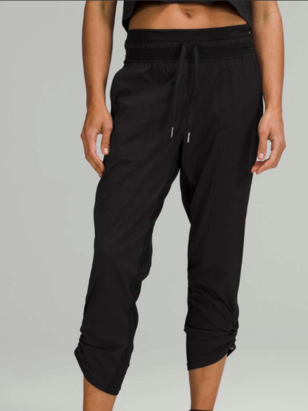 Lululemon Dance Studio Pants Mid-Rise Crop 25" in Black Size 8